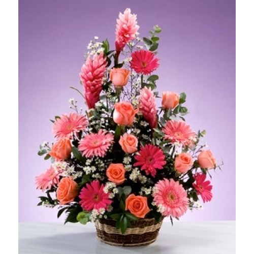 Floral arrangement with gerberas and pink roses